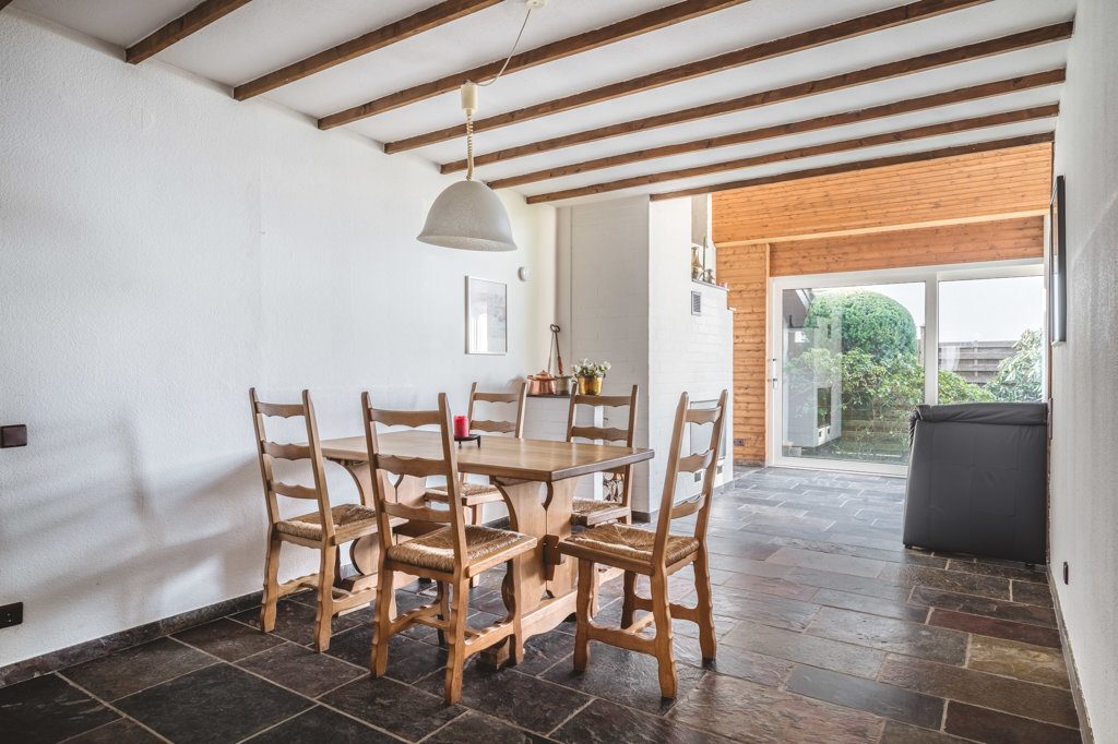 Immobilienangebot - Aachen - Wohnen - Freistehender Bungalow mit zwei Garagen 
in ruhiger und zentraler Lage