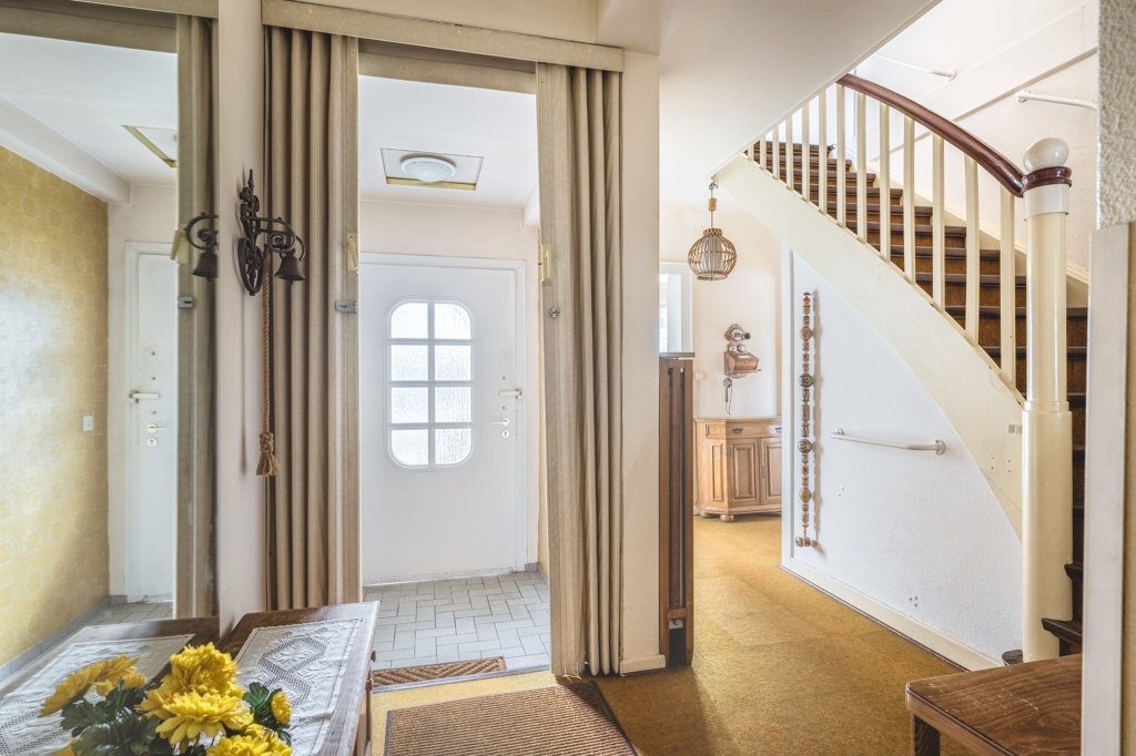 Immobilienangebot - Aachen - Wohnen - Raum für neue Ideen!
Attraktives Einfamilienhaus mit großem Südgarten in Laurensberg