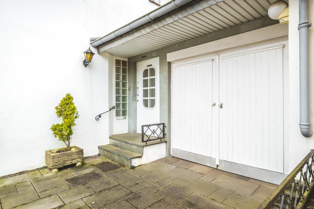 Immobilienangebot - Aachen - Wohnen - Raum für neue Ideen!
Attraktives Einfamilienhaus mit großem Südgarten in Laurensberg
