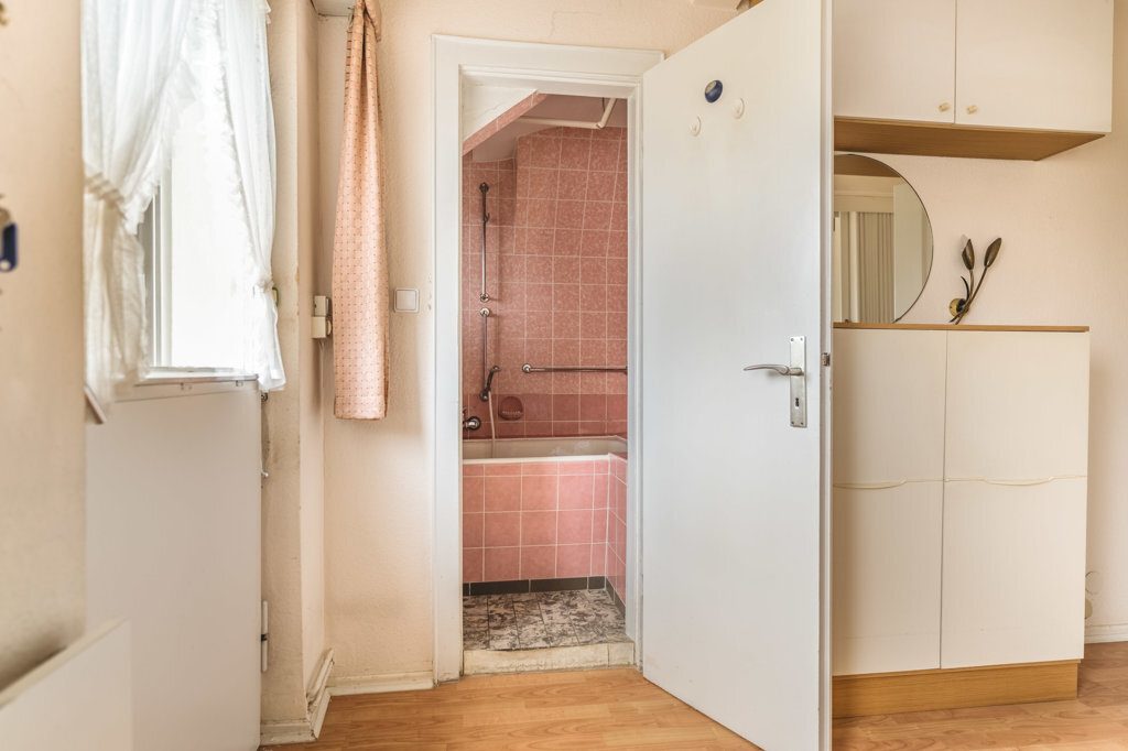 Immobilienangebot - Aachen - Wohnen - Raum für neue Ideen!
Attraktives Einfamilienhaus mit großem Südgarten in Laurensberg