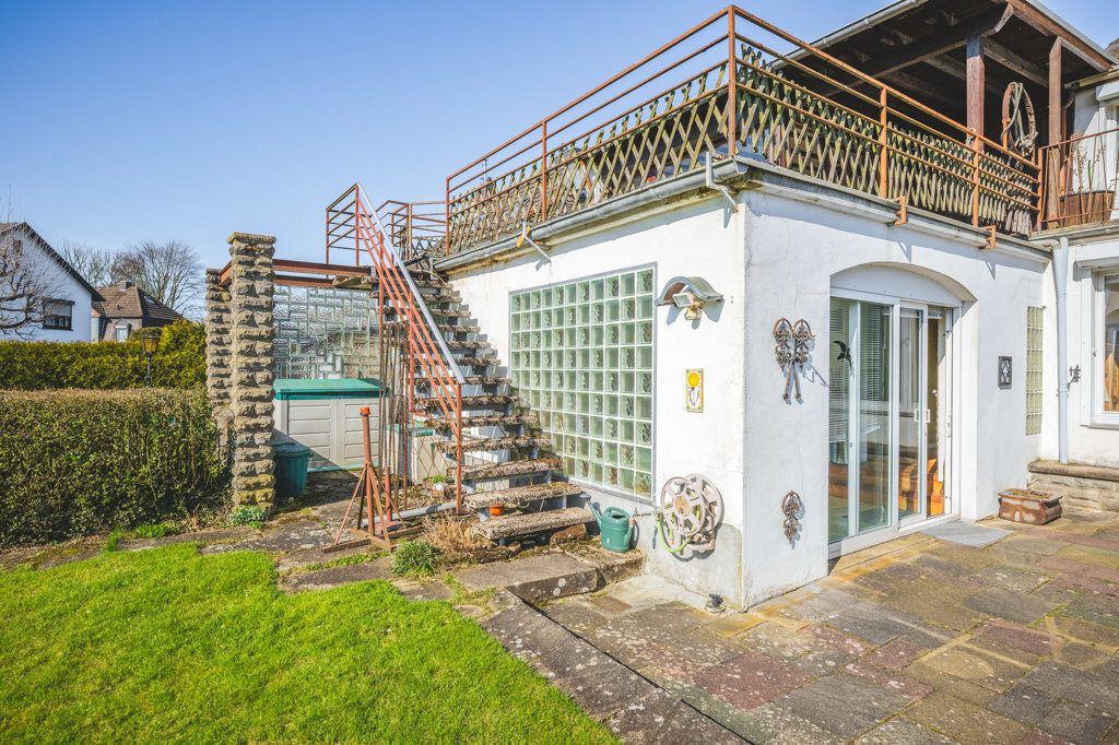 Immobilienangebot - Aachen - Wohnen - Raum für neue Ideen!
Attraktives Einfamilienhaus mit großem Südgarten in Laurensberg