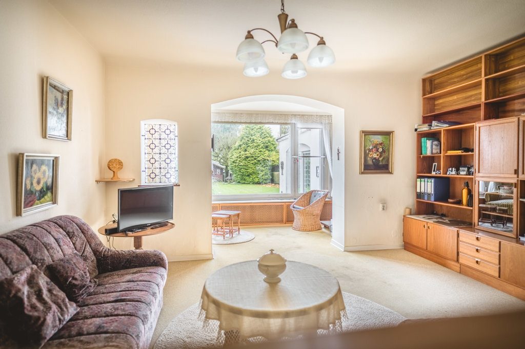 Immobilienangebot - Aachen - Wohnen - Raum für neue Ideen!
Attraktives Einfamilienhaus mit großem Südgarten in Laurensberg