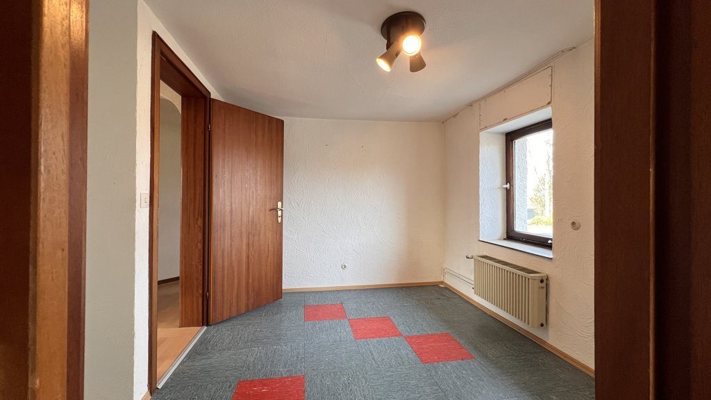 Immobilienangebot - Monschau - Wohnen - Freistehendes Einfamilienhaus mit Garage 
und Garten in sehr ruhiger Lage