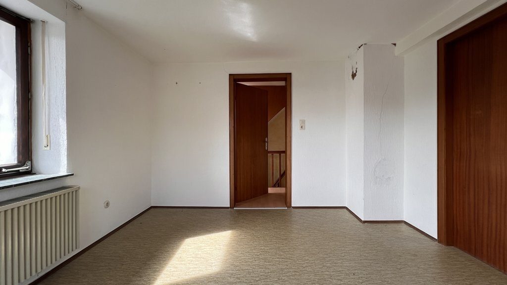 Immobilienangebot - Monschau - Wohnen - Freistehendes Einfamilienhaus mit Garage 
und Garten in sehr ruhiger Lage