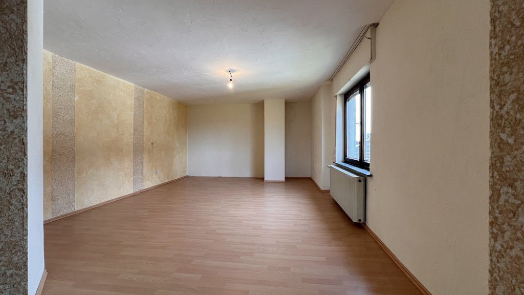 Immobilienangebot - Monschau - Wohnen - Freistehendes Einfamilienhaus mit Garage 
und Garten in sehr ruhiger Lage