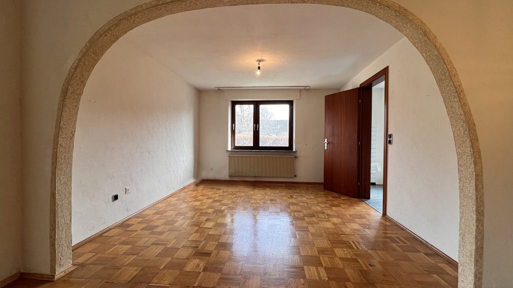 Immobilienangebot - Monschau - Wohnen - Freistehendes Einfamilienhaus mit Garage 
und Garten in sehr ruhiger Lage