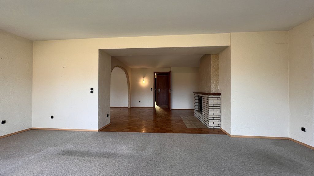 Immobilienangebot - Monschau - Wohnen - Freistehendes Einfamilienhaus mit Garage 
und Garten in sehr ruhiger Lage