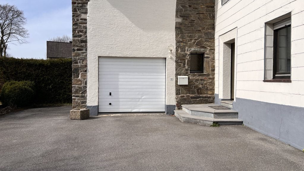 Immobilienangebot - Monschau - Wohnen - Freistehendes Einfamilienhaus mit Garage 
und Garten in sehr ruhiger Lage