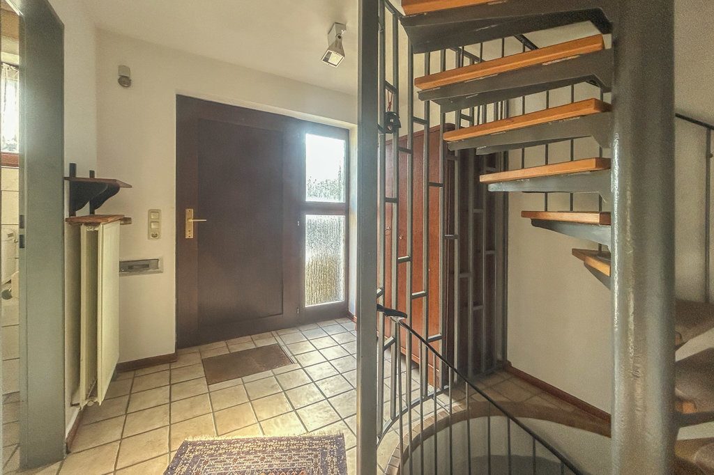 Immobilienangebot - Alsdorf - Wohnen - Frei stehendes Zweifamilienhaus in einem ruhigen, begehrten Wohnviertel