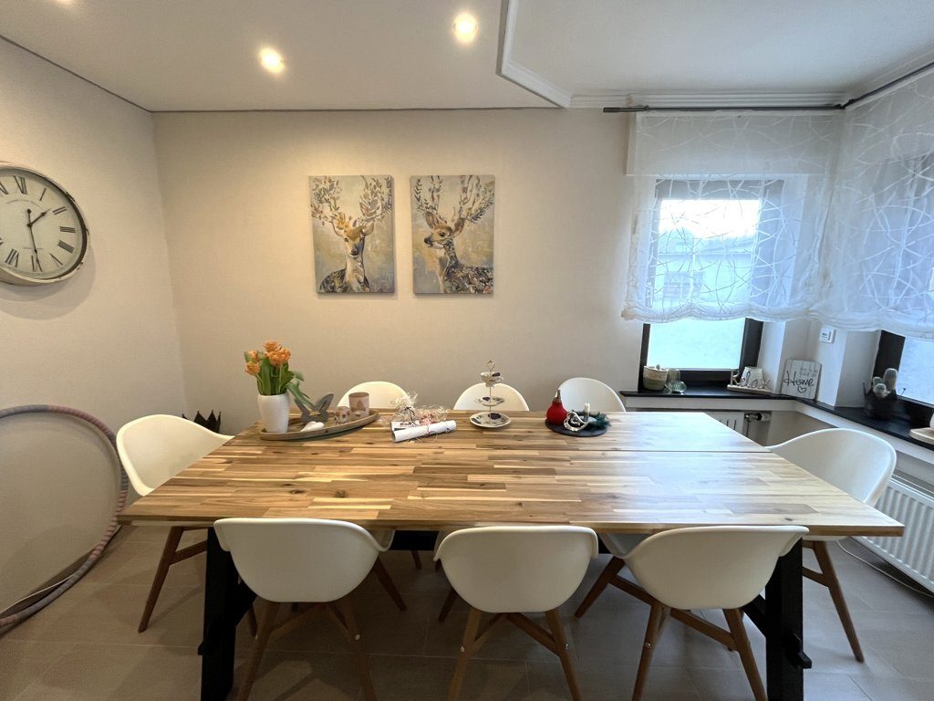 Immobilienangebot - Würselen - Wohnen - Ideal für Eigennutzer und Anleger!
Zwei gepflegte Einfamilienhäuser mit großen Gärten