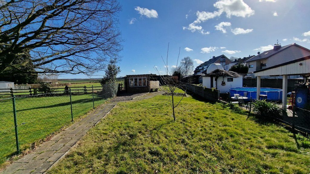 Immobilienangebot - Würselen - Wohnen - Ideal für Eigennutzer und Anleger!
Zwei gepflegte Einfamilienhäuser mit großen Gärten