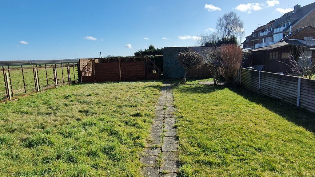 Immobilienangebot - Würselen - Wohnen - Ideal für Eigennutzer und Anleger!
Zwei gepflegte Einfamilienhäuser mit großen Gärten