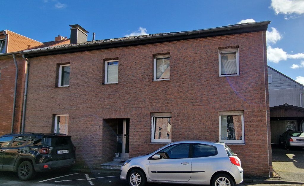 Immobilienangebot - Würselen - Wohnen - Ideal für Eigennutzer und Anleger!
Zwei gepflegte Einfamilienhäuser mit großen Gärten