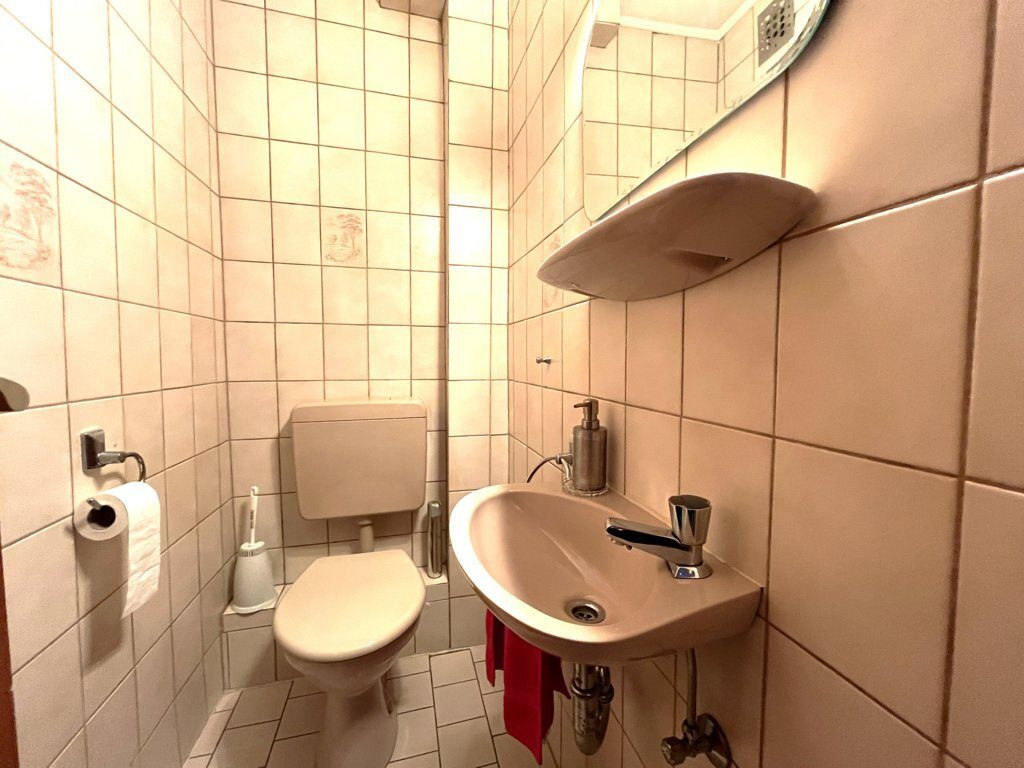 Immobilienangebot - Würselen - Wohnen - Ideal für Eigennutzer und Anleger!
Zwei gepflegte Einfamilienhäuser mit großen Gärten