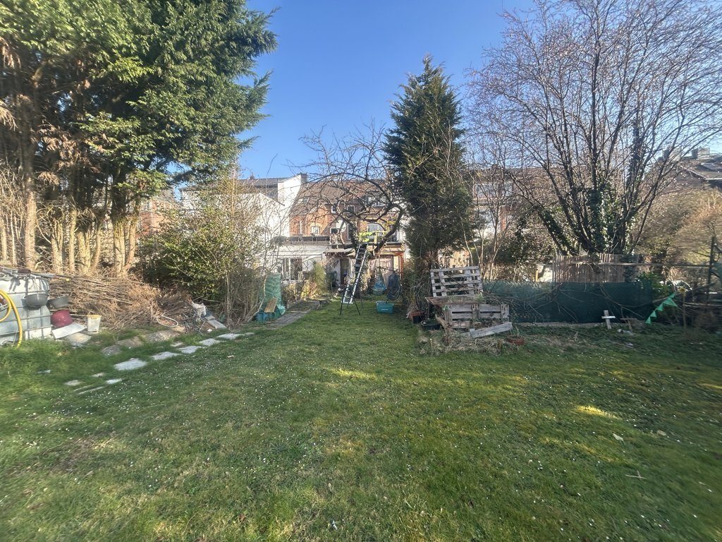 Immobilienangebot - Eschweiler - Wohnen - Zentral gelegenes Einfamilienreihenhaus mit außergewöhnlich großem Garten