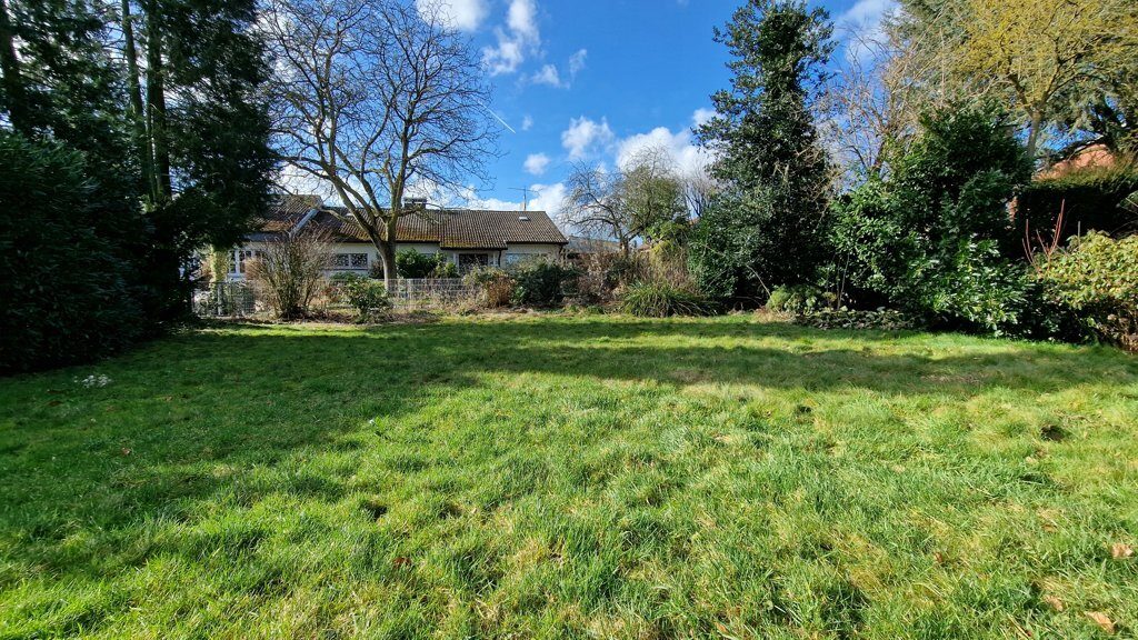 Immobilienangebot - Würselen - Wohnen - Einseitig angebauter Bungalow mit großem Garten in Top-Lage von Broichweiden