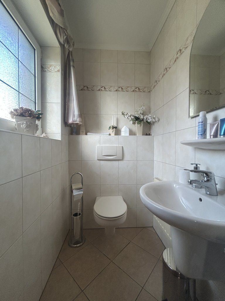 Immobilienangebot - Herzogenrath - Wohnen - Gepflegtes, frei stehendes Einfamilienhaus/Herzogenrath
