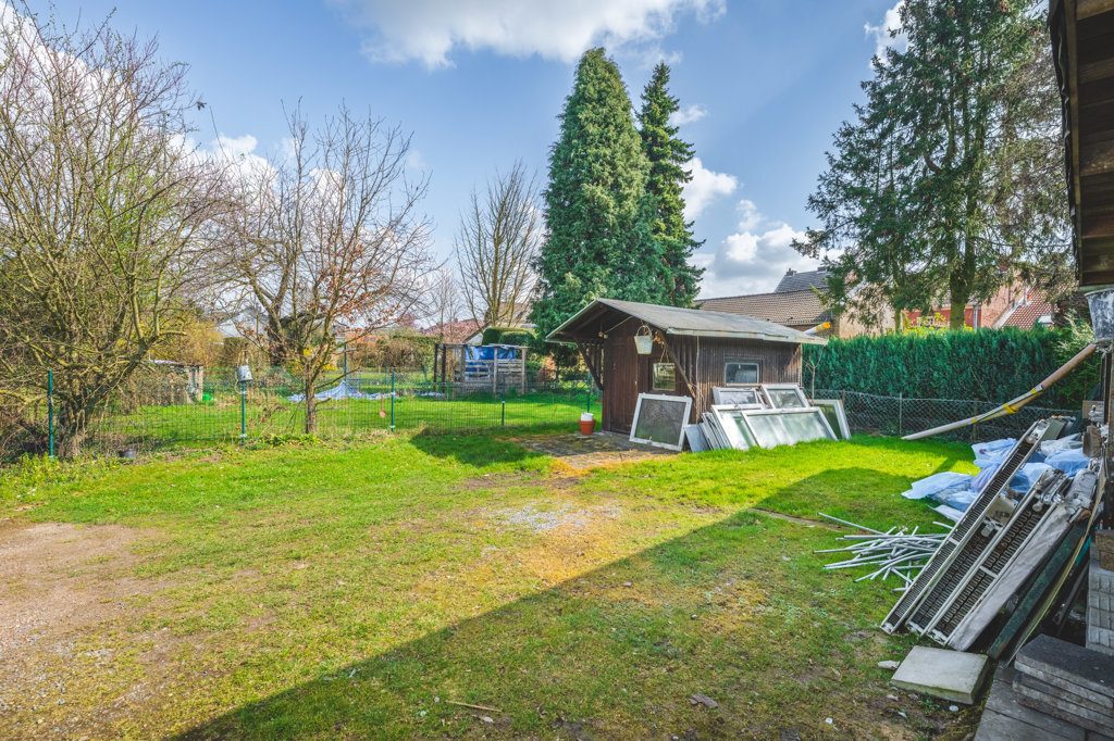 Immobilienangebot - Würselen - Renditehäuser - Großes innerörtliches Areal mit vielen Nutzungsmöglichkeiten und einem vermieteten 6-Parteien-Haus