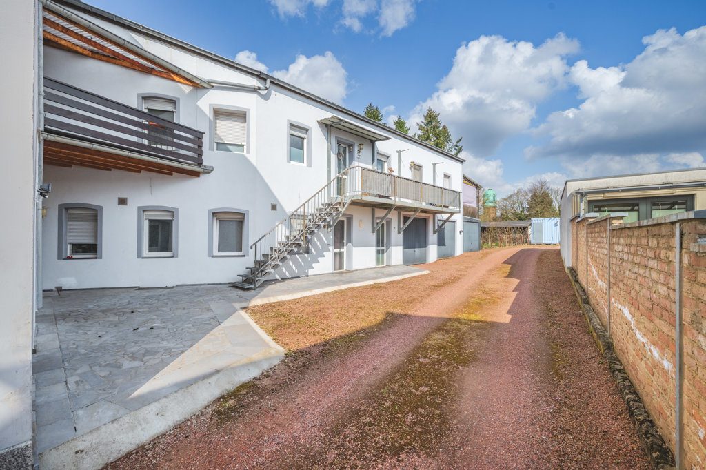 Immobilienangebot - Würselen - Renditehäuser - Großes innerörtliches Areal mit vielen Nutzungsmöglichkeiten und einem vermieteten 6-Parteien-Haus