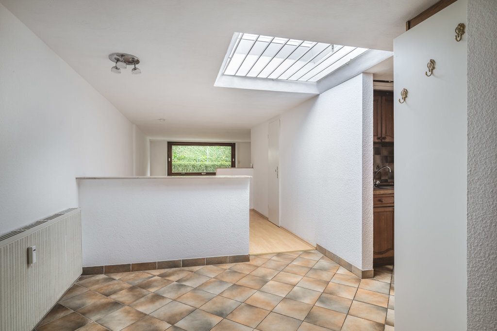 Immobilienangebot - Aachen - Wohnen - Frei stehendes Einfamilienhaus mit Einliegerwohnung und Garage
