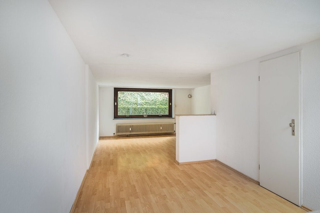 Immobilienangebot - Aachen - Wohnen - Frei stehendes Einfamilienhaus mit Einliegerwohnung und Garage