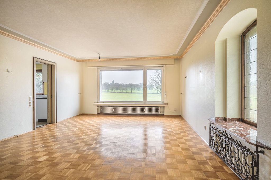 Immobilienangebot - Aachen - Wohnen - Frei stehendes Einfamilienhaus mit Einliegerwohnung und Garage
