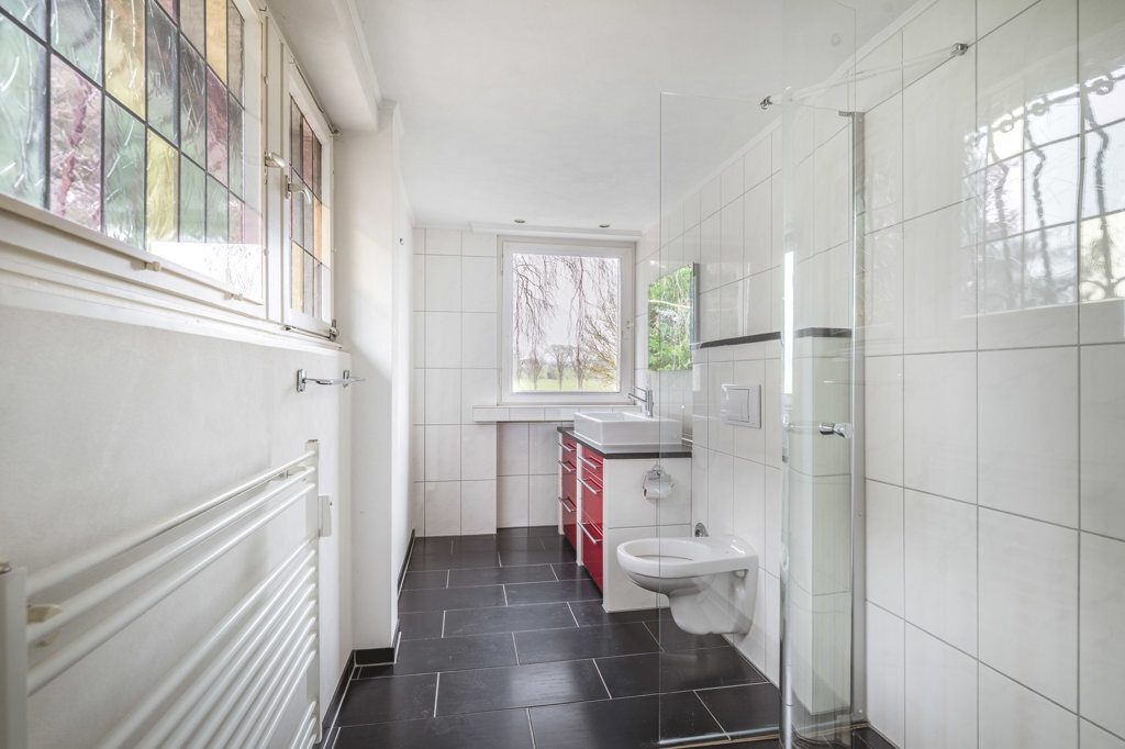Immobilienangebot - Aachen - Wohnen - Frei stehendes Einfamilienhaus mit Einliegerwohnung und Garage