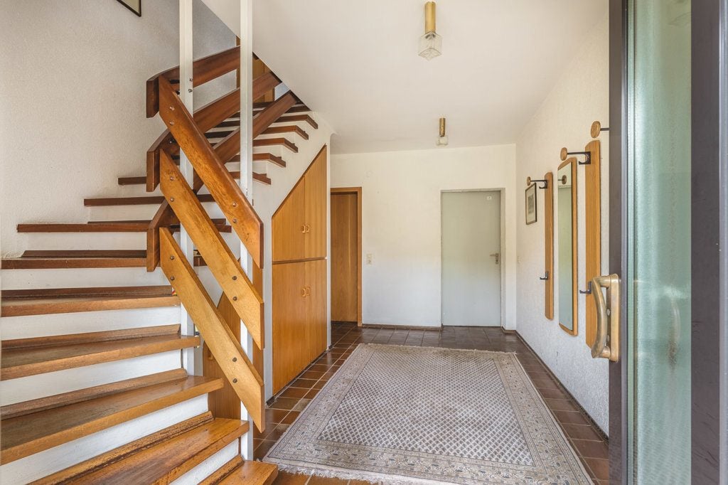Immobilienangebot - Aachen - Wohnen - Geräumiges Einfamilienhaus mit Garage und Schwimmbad auf schönem Grundstück in ruhiger Lage