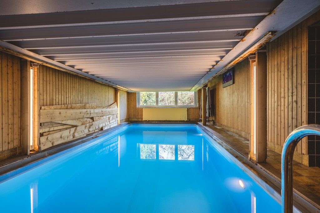 Immobilienangebot - Aachen - Wohnen - Geräumiges Einfamilienhaus mit Garage und Schwimmbad auf schönem Grundstück in ruhiger Lage