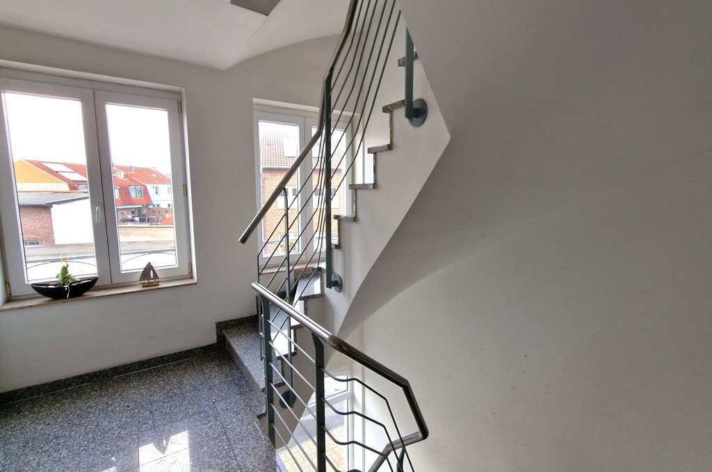 Immobilienangebot - Würselen - Wohnen - Hochwertig ausgestattete Dreizimmerwohnung mit Balkon und separater Garage in Broichweiden