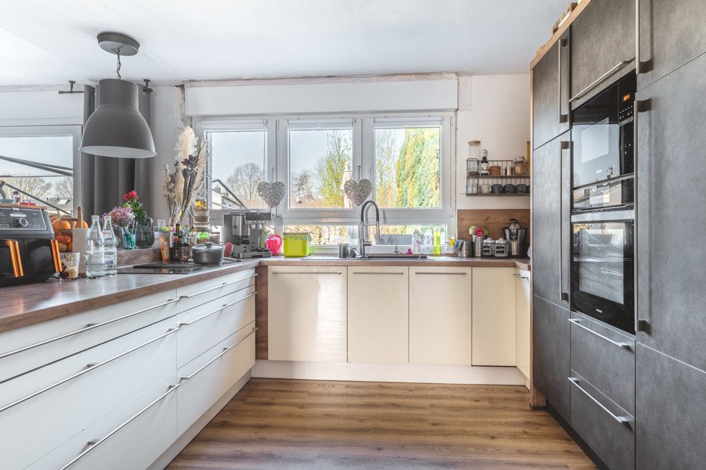 Immobilienangebot - Alsdorf - Wohnen - Aufwendig saniertes Einfamilienhaus mit exklusiver Ausstattung im Herzen von Ofden