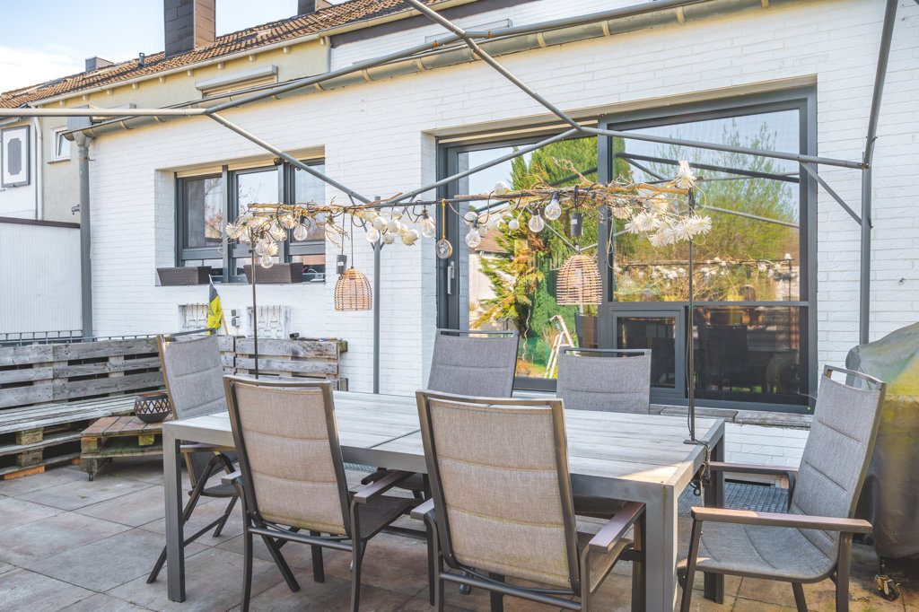 Immobilienangebot - Alsdorf - Wohnen - Aufwendig saniertes Einfamilienhaus mit exklusiver Ausstattung im Herzen von Ofden