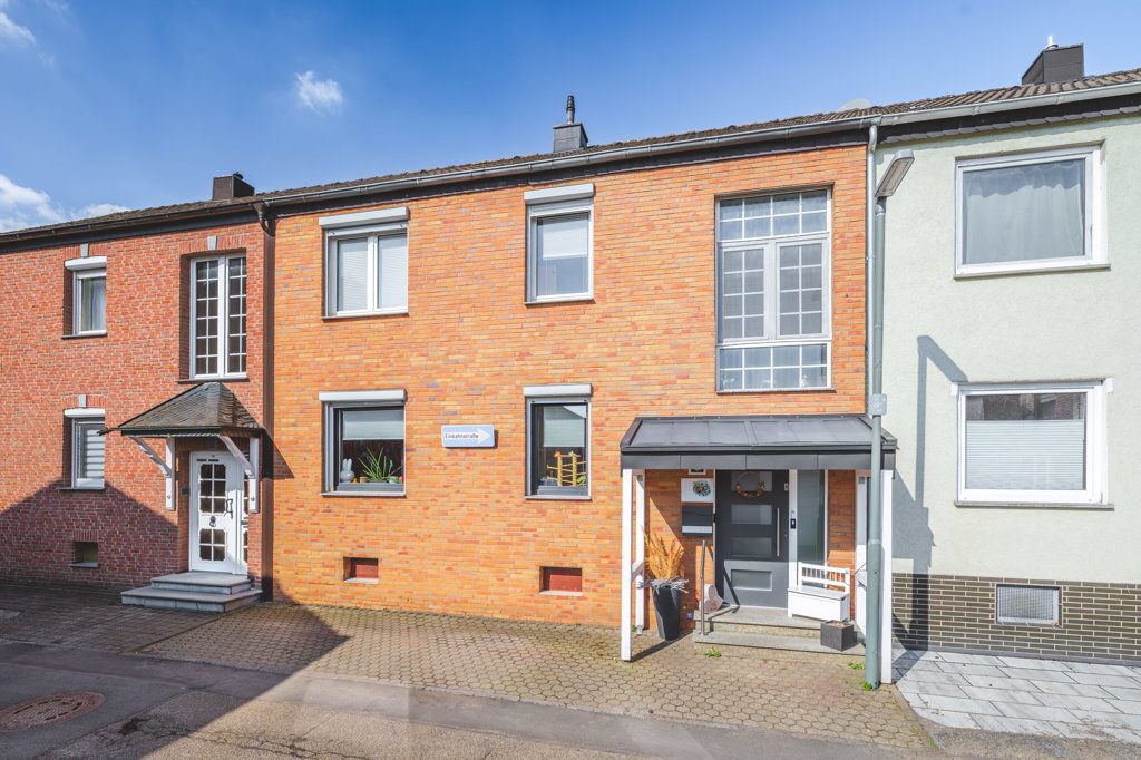 Immobilienangebot - Alsdorf - Wohnen - Aufwendig saniertes Einfamilienhaus mit exklusiver Ausstattung im Herzen von Ofden
