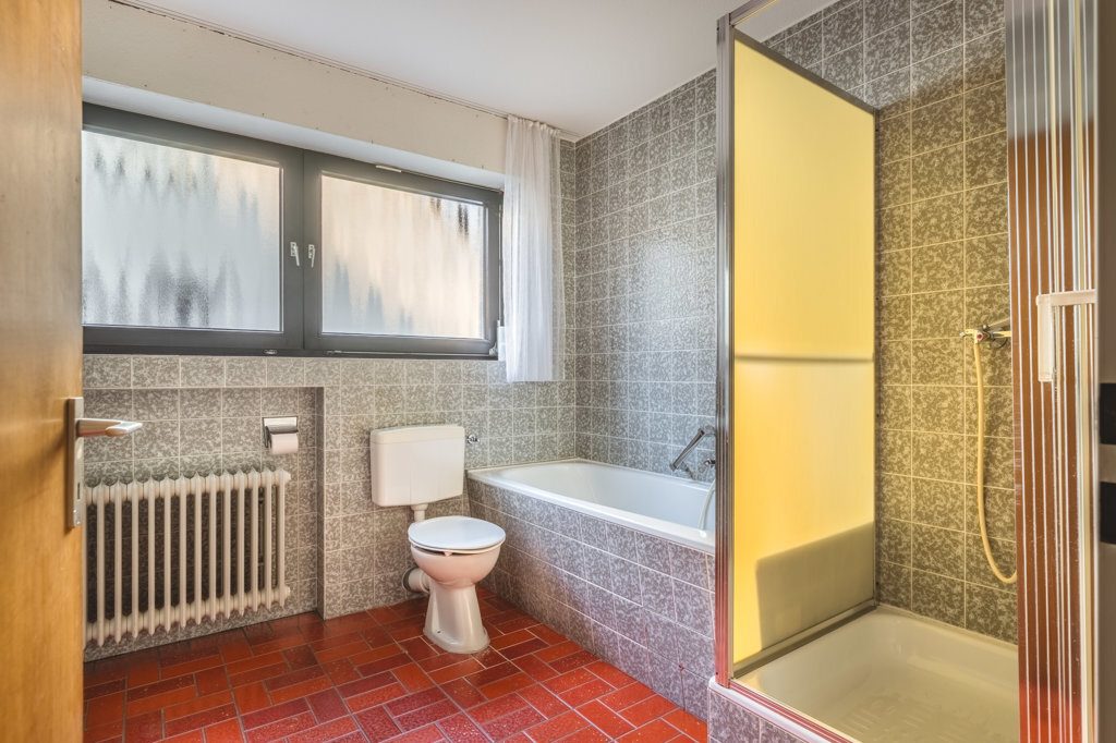 Immobilienangebot - Würselen - Wohnen - Freistehendes Einfamilienhaus mit großer Wohn-, Nutzfläche in ruhiger Wohnstraße Nähe St. Sebastian