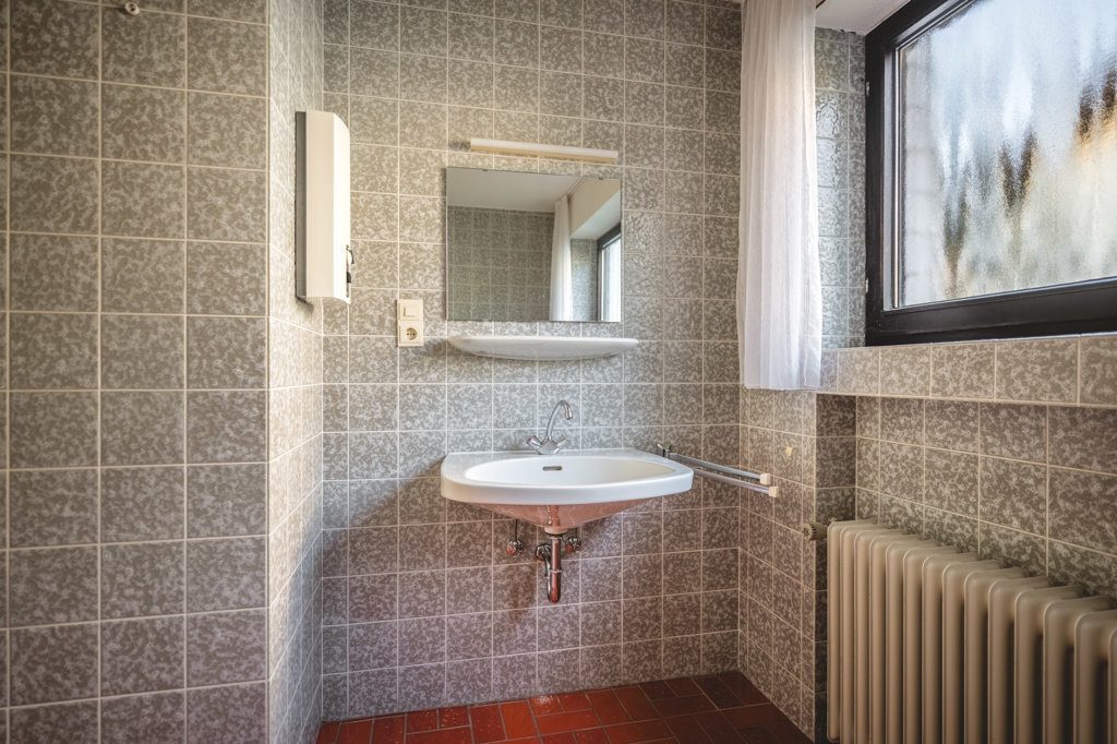 Immobilienangebot - Würselen - Wohnen - Freistehendes Einfamilienhaus mit großer Wohn-, Nutzfläche in ruhiger Wohnstraße Nähe St. Sebastian