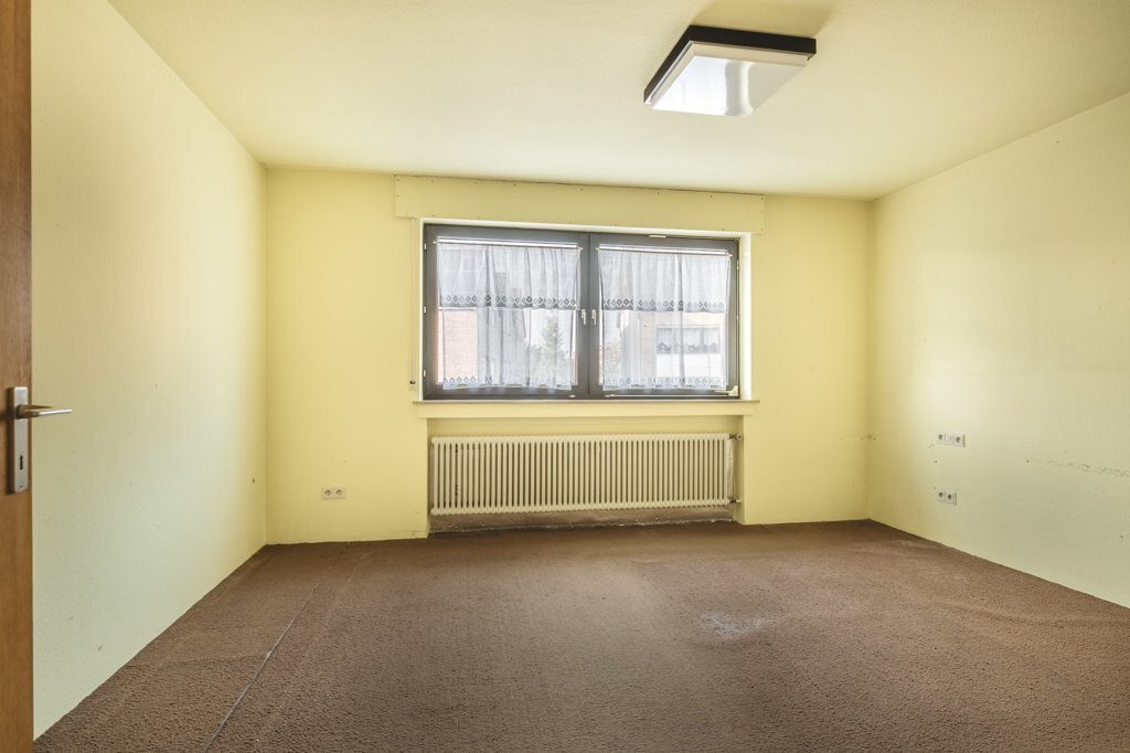 Immobilienangebot - Würselen - Wohnen - Freistehendes Einfamilienhaus mit großer Wohn-, Nutzfläche in ruhiger Wohnstraße Nähe St. Sebastian