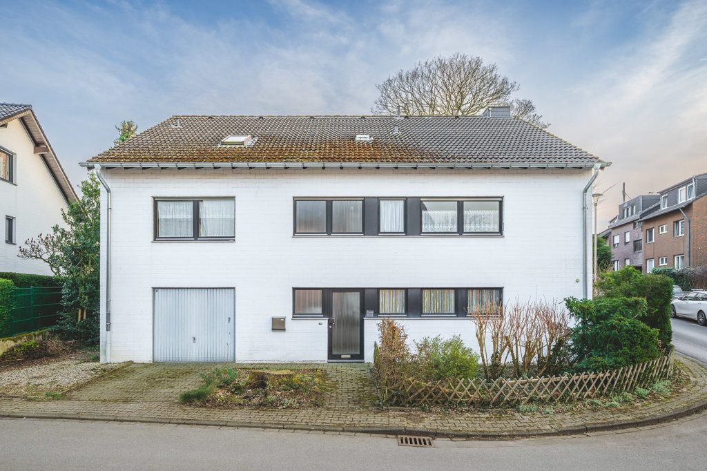 Immobilienangebot - Würselen - Wohnen - Freistehendes Einfamilienhaus mit großer Wohn-, Nutzfläche in ruhiger Wohnstraße Nähe St. Sebastian