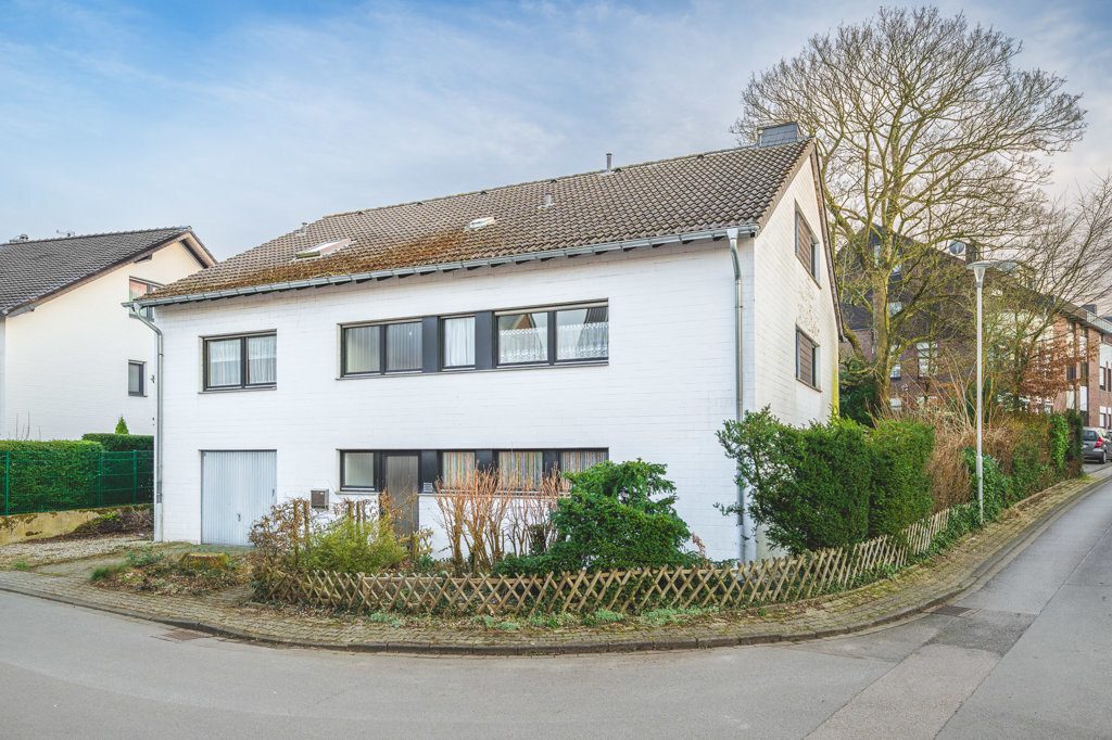 Immobilienangebot - Würselen - Wohnen - Freistehendes Einfamilienhaus mit großer Wohn-, Nutzfläche in ruhiger Wohnstraße Nähe St. Sebastian