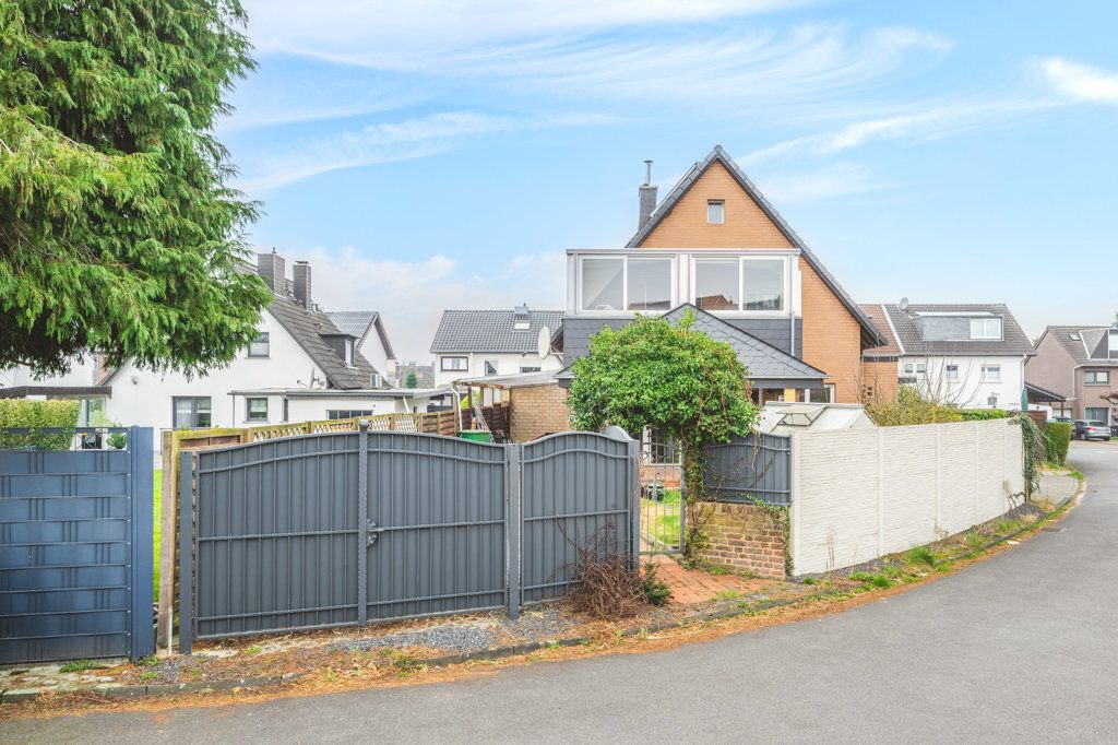 Immobilienangebot - Würselen - Wohnen - Clevere Investitionen inklusive!
Charmantes  Einfamilienhaus mit großzügiger Raumaufteilung in der Teutsiedlung