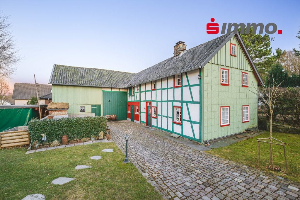 Immobilienangebot - Simmerath - Wohnen - Freistehendes, denkmalgeschütztes Einfamilienhaus im Zentrum von Simmerath