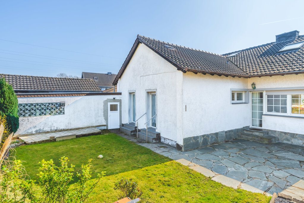 Immobilienangebot - Alsdorf - Wohnen - Zopp!
Repräsentatives, freistehendes Einfamilienhaus mit großer Einliegerwohnung
