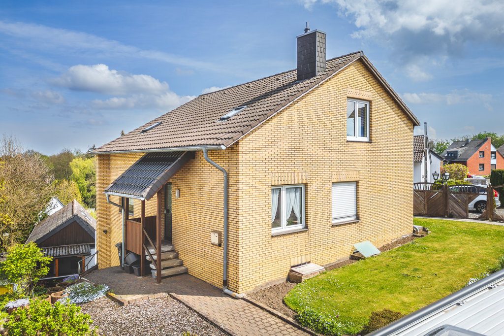 Immobilienangebot - Herzogenrath / Kohlscheid - Renditehäuser - Freistehendes, bezugsfreies Dreifamilienhaus in exklusiver Lage