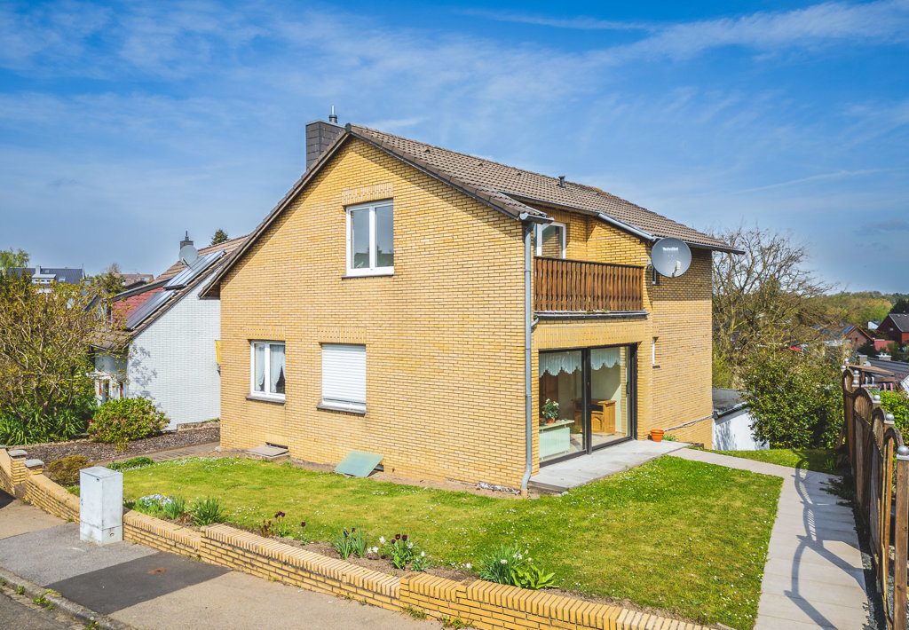 Immobilienangebot - Herzogenrath / Kohlscheid - Renditehäuser - Freistehendes, bezugsfreies Dreifamilienhaus in exklusiver Lage