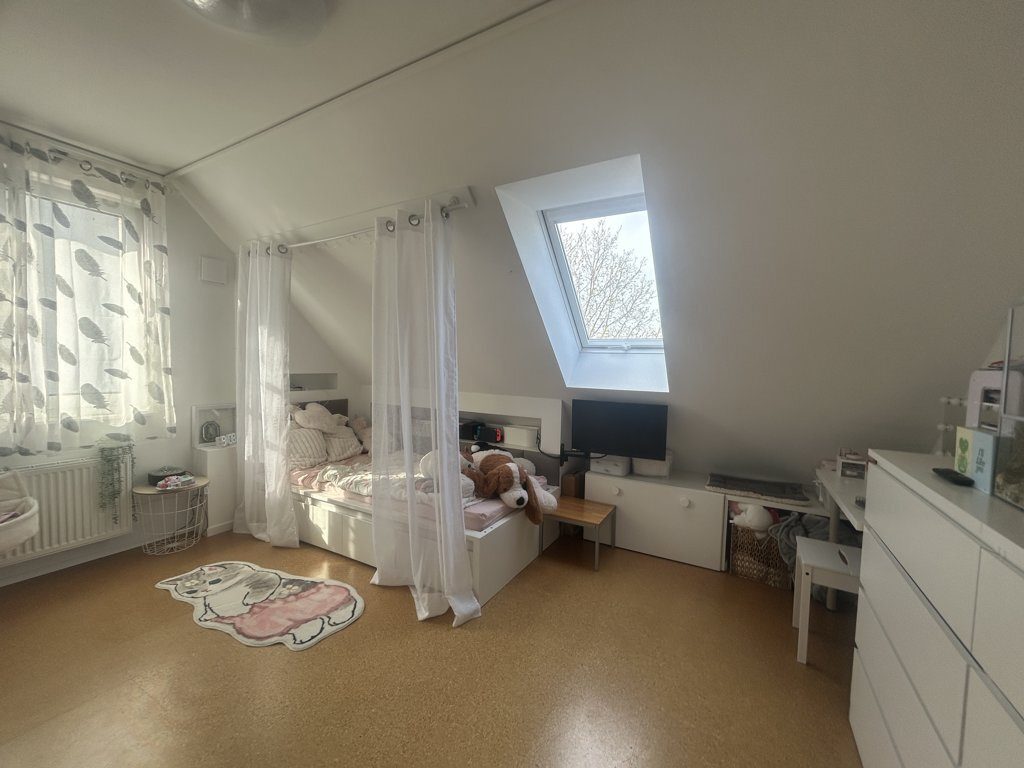 Immobilienangebot - Linnich - Wohnen - Neuwertiges, frei stehendes EFH in absolut ruhiger, familienfreundlicher Wohnlage