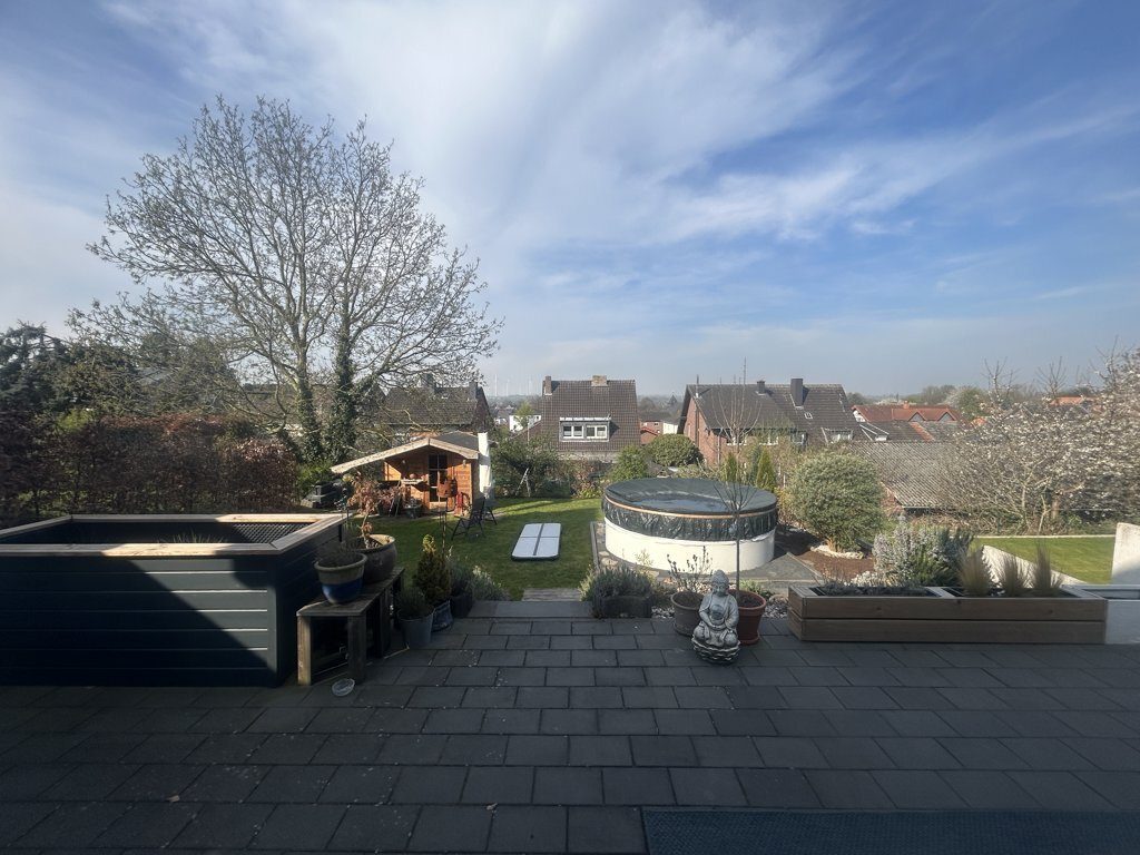 Immobilienangebot - Linnich - Wohnen - Neuwertiges, frei stehendes EFH in absolut ruhiger, familienfreundlicher Wohnlage