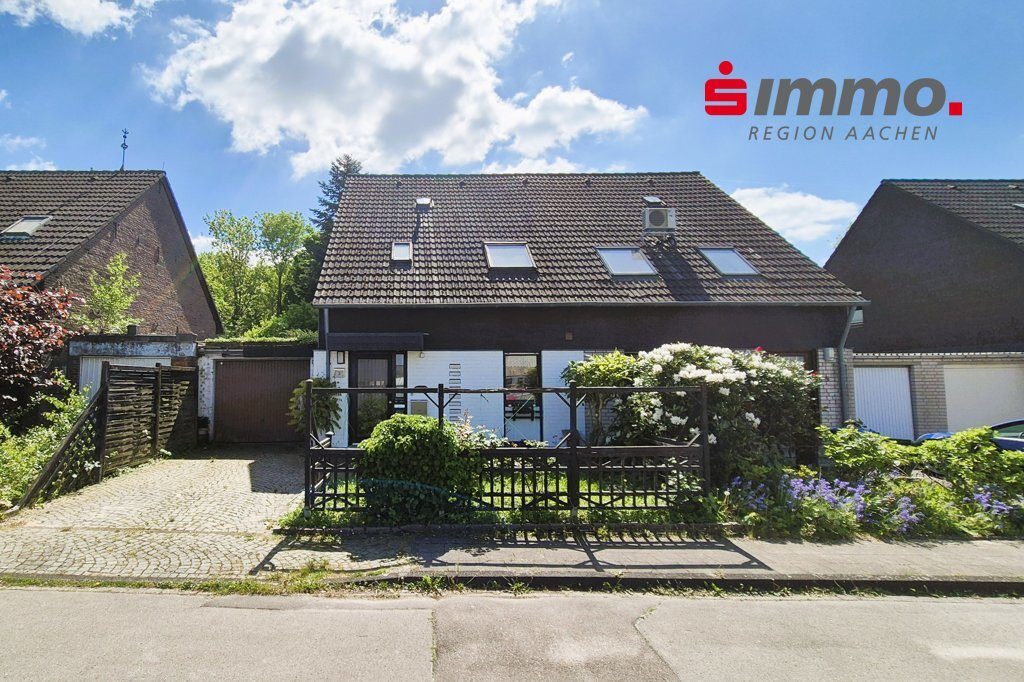 Immobilienangebot - Aachen - Wohnen - Doppelhaushälfte mit Garage, unmittelbar am Schloss Schönau, in Aachen-Richterich