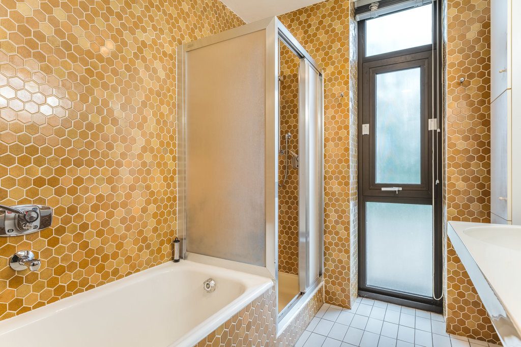 Immobilienangebot - Aachen - Wohnen - Freistehendes Architektenhaus in bester 
Aachener Südviertellage – Nähe Diepenbenden