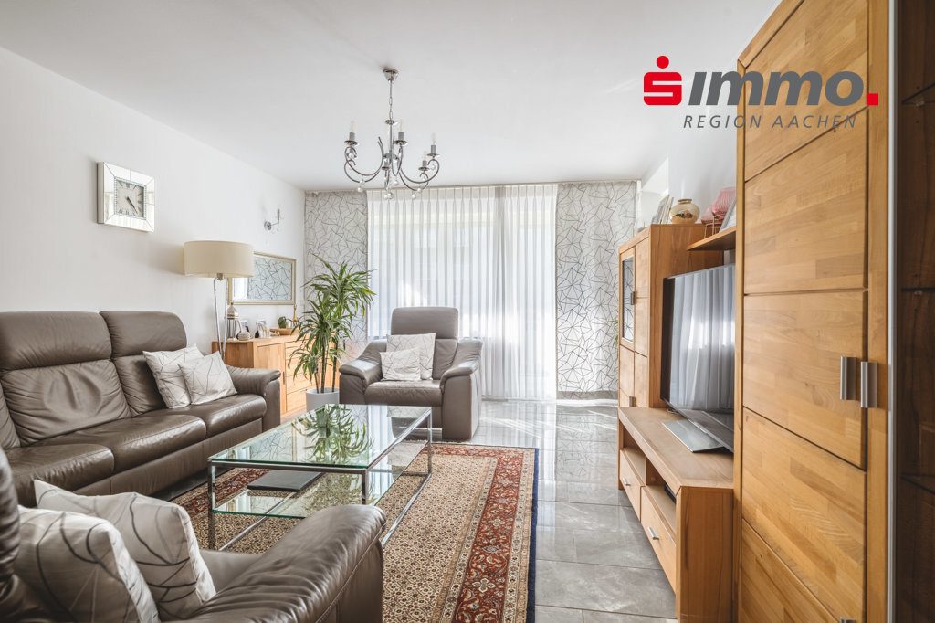 Immobilienangebot - Aachen - Wohnen - Einziehen und Wohlfühlen!
Aufwendig modernisierte 4-Zimmerwohung mit Balkon in Forst