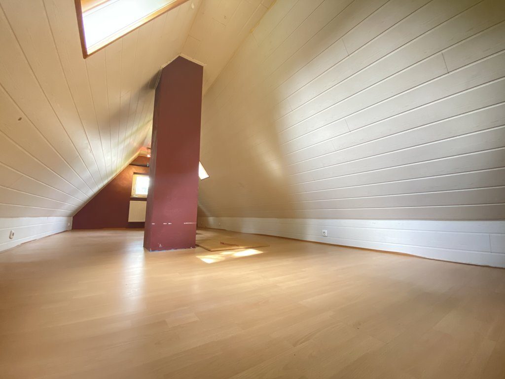 Immobilienangebot - Eschweiler - Wohnen - Freistehendes Einfamilienhaus mit schönem Grundstück in beliebter, grüner Wohngegend
