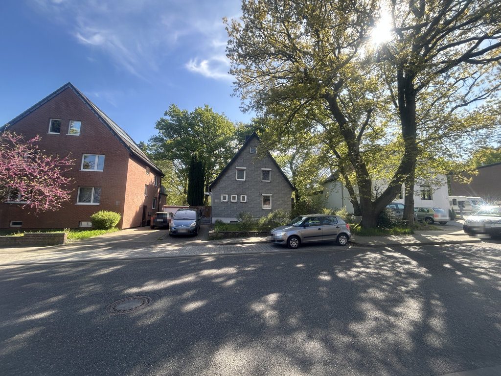 Immobilienangebot - Eschweiler - Wohnen - Freistehendes Einfamilienhaus mit schönem Grundstück in beliebter, grüner Wohngegend